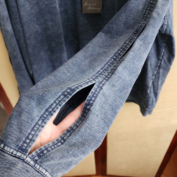 Jane and Delancey Blue Chambray Split Sleeve Top Size XL - Picture 4 of 11